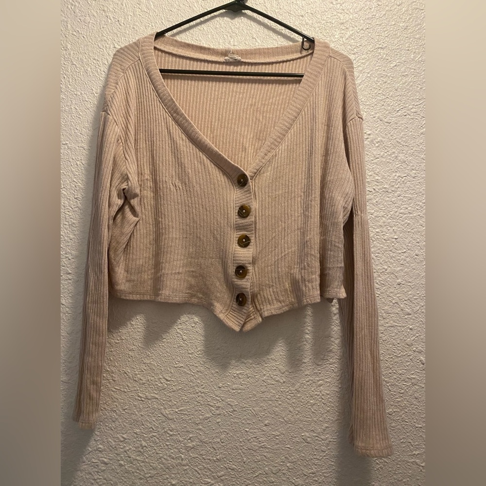Light tan/off white sweater, more like cute crop top, size womens m,garage brand